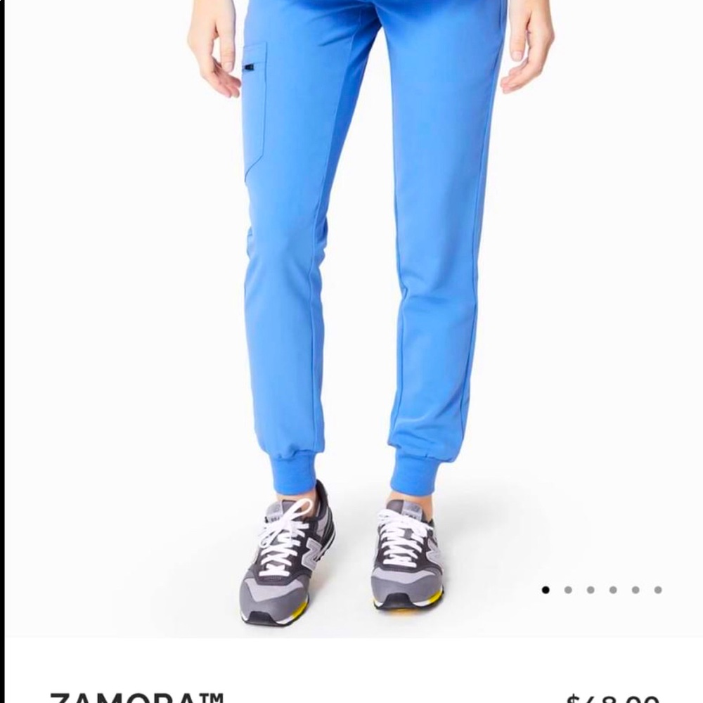 SOLD Figs Zamora med tall in ceil